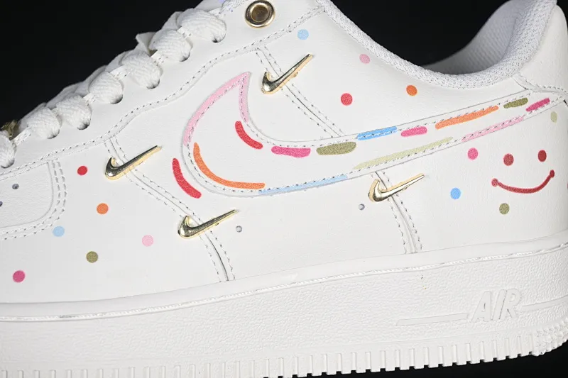 All categories Nk Air Force 1 Air Force series Nk Air Force 1 Low Air Force low top Nike Air Force 1'07 Low Two-dimensional theme Four hook color spray Air Force 1 low-top casual sneakers ZH0316-151